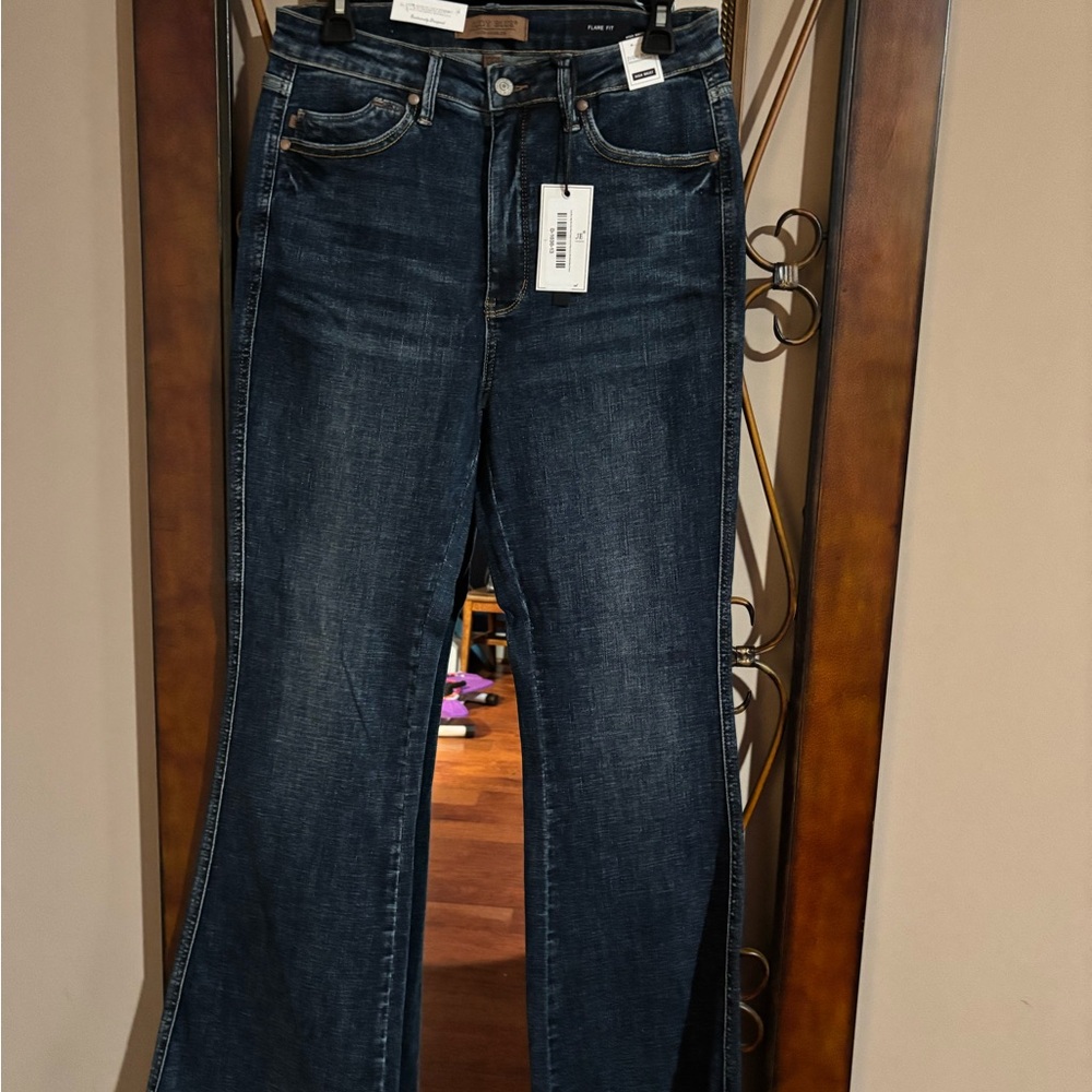 NWT Judy Blue Indigo Flare Jeans long length weekend or work capsule minimal